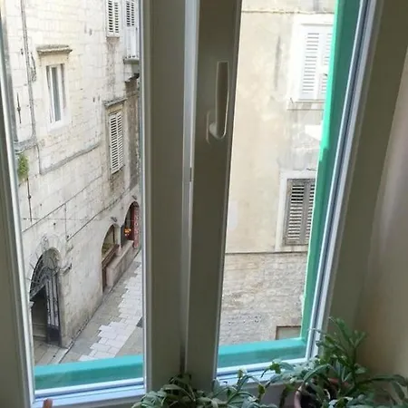 Mv *