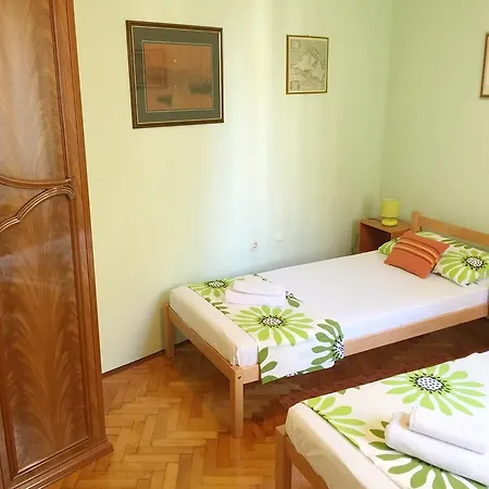 Mv Apartman *