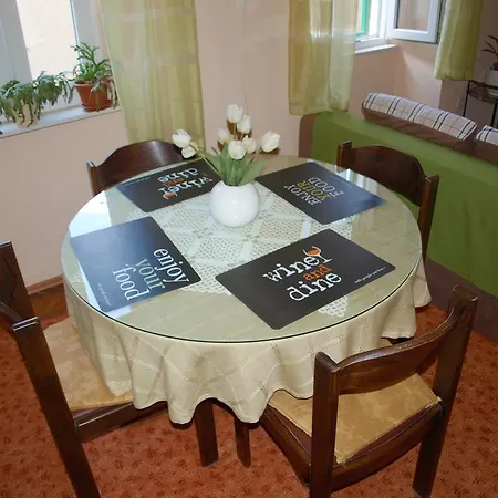 Mv Apartman *